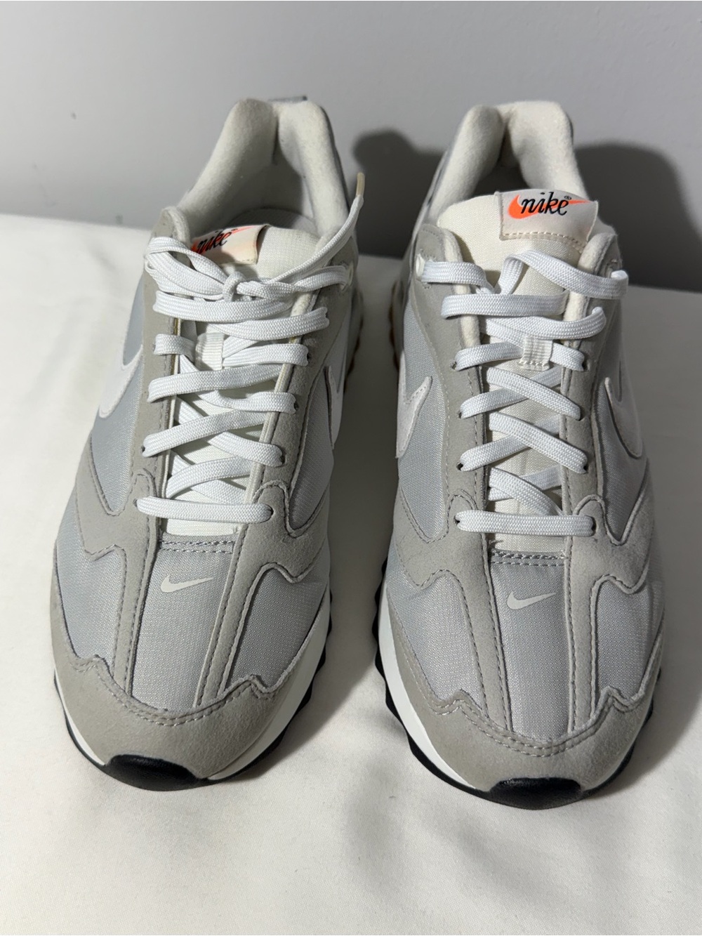 Nike Men's Size8 Air Max Dawn (DJ3624 002) Gray/White Running Sneaker